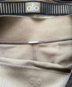 alo yoga clothes near me