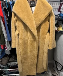 Pallets of ZARA coats for sale – Wholesale clothing for resellers